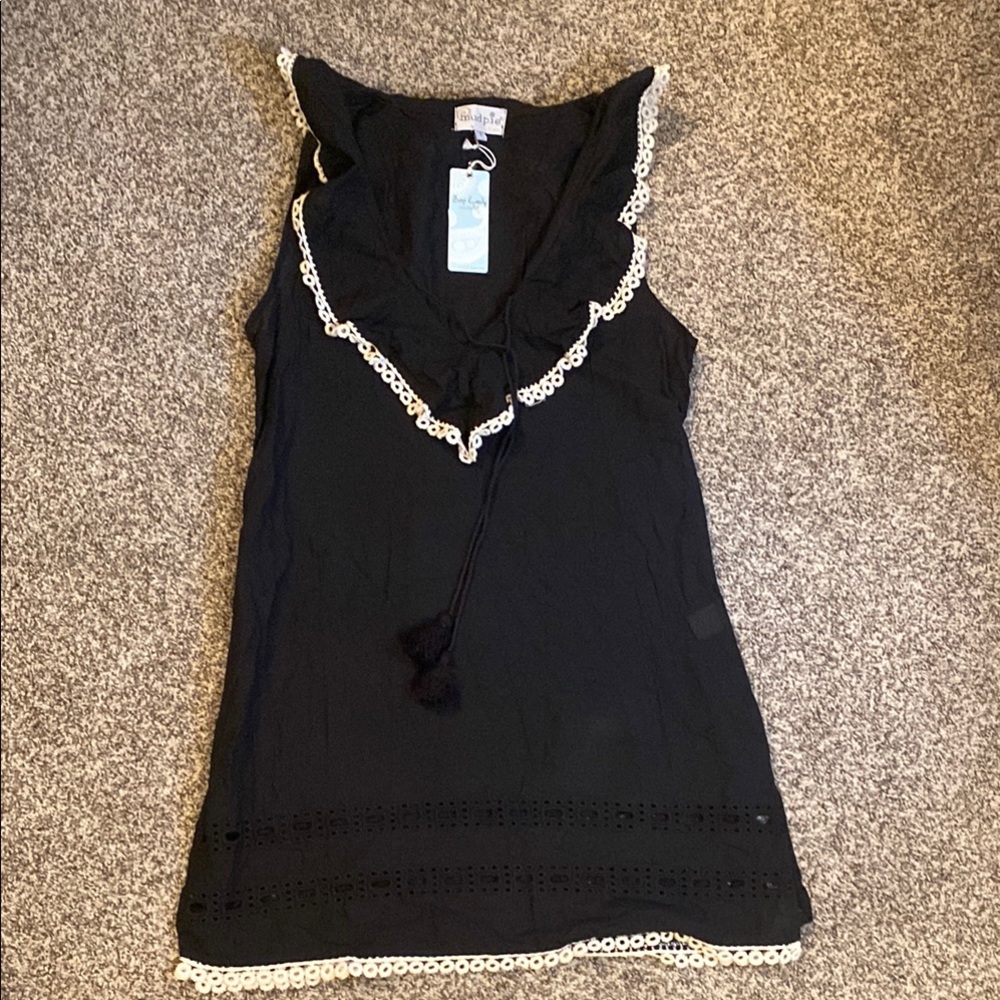 Elegant Black Sleeveless Top with Lace Trim